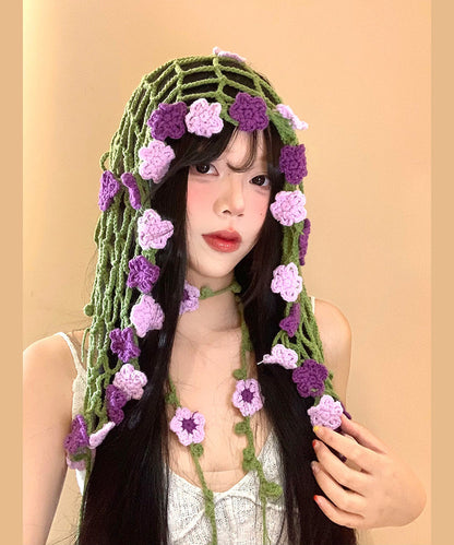 Dreieckiges Kopftuch mit Blumenmuster im ländlichen Stil