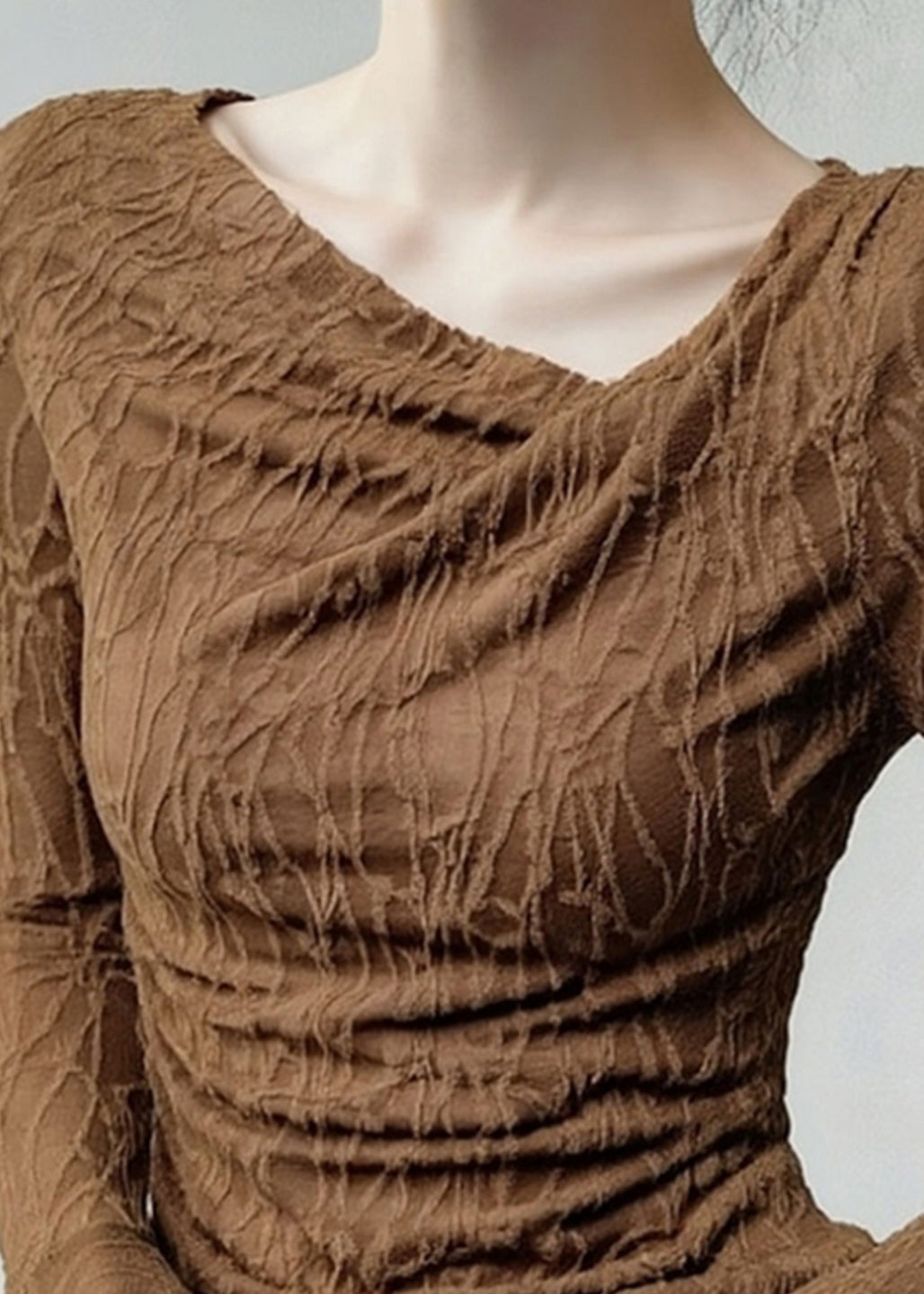 Camiseta sexy con estampado asimétrico de café y mangas acampanadas