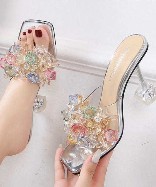 Silberne Hausschuhe mit Kristallspleißung und transparentem High Heel