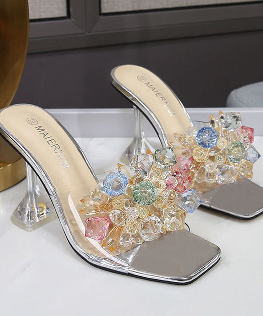 Silberne Hausschuhe mit Kristallspleißung und transparentem High Heel