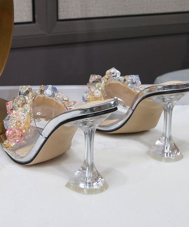 Silberne Hausschuhe mit Kristallspleißung und transparentem High Heel