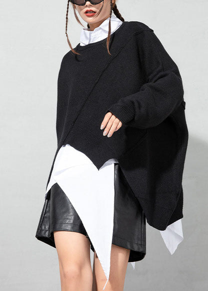 Einfacher schwarzer gemütlicher einfarbiger Strickpullover für den Frühling