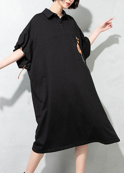 Einfache schwarze Kordelzugtaschen Peter Pan Kragen Kleider Halbarm