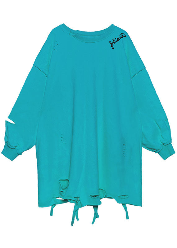 Einfaches blaues O-Ausschnitt-Sweatshirt mit lockeren Löchern für den Herbst