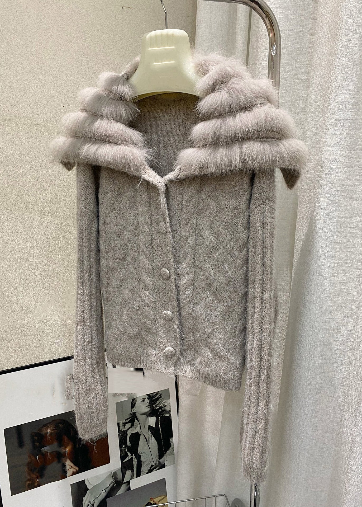 Einfacher kamelfarbener Baumwollstrick-Cardigan mit Matrosenkragen und Reißverschluss für den Winter