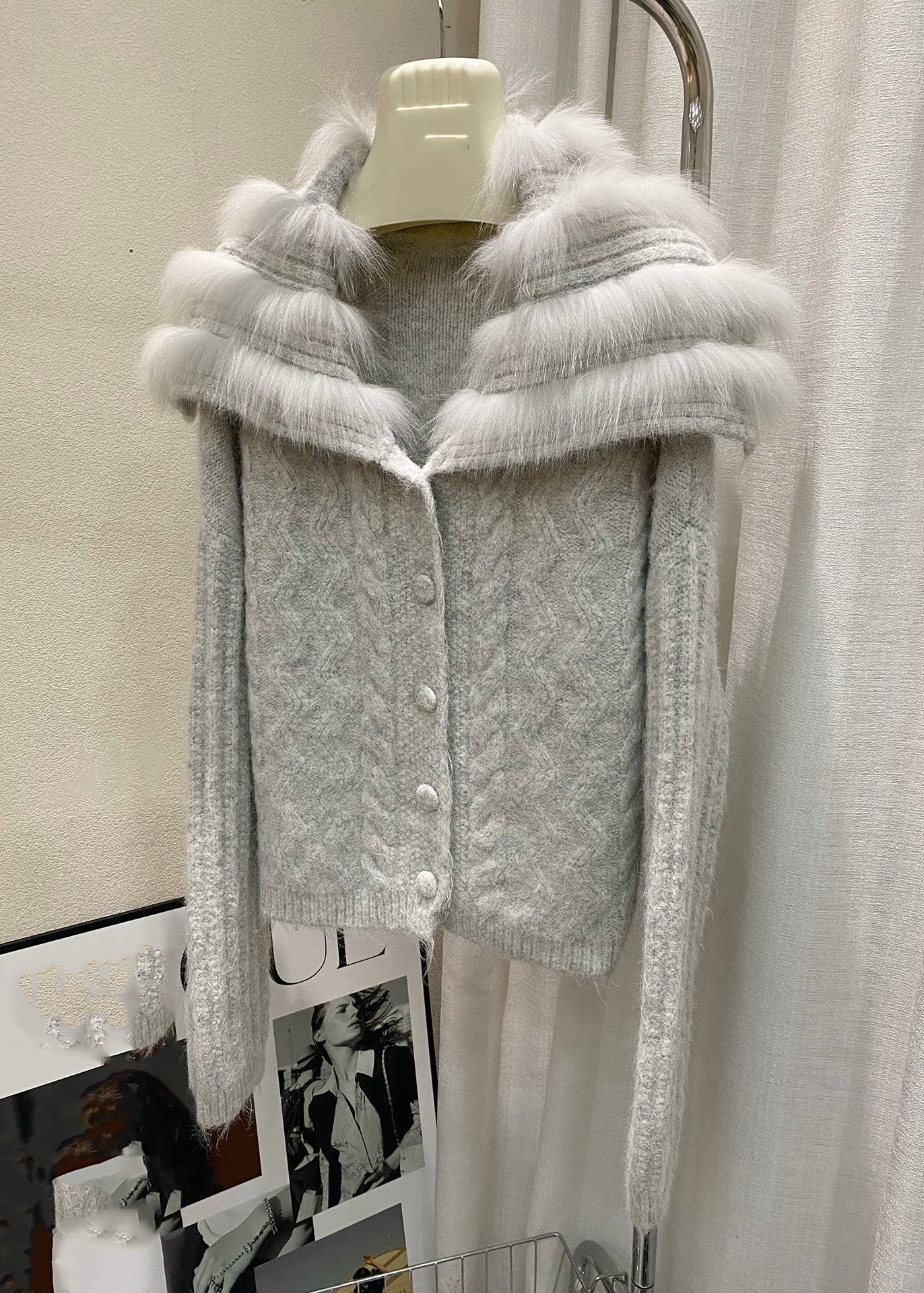 Einfacher kamelfarbener Baumwollstrick-Cardigan mit Matrosenkragen und Reißverschluss für den Winter