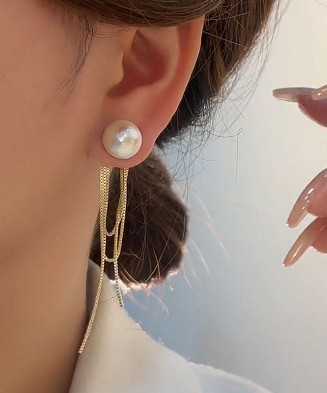 Schlichte Ohrringe mit Perlenquaste in Gold und Kupfer