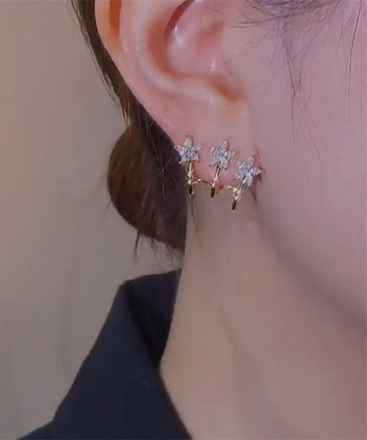 Pendientes de aro sencillos de plata de ley dorada con circonitas florales