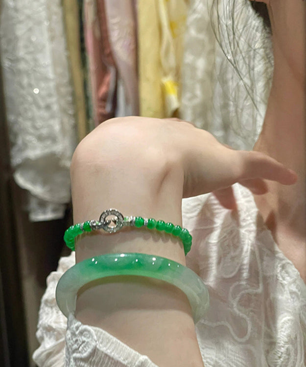 Schlichtes grünes Jadearmband aus Sterlingsilber