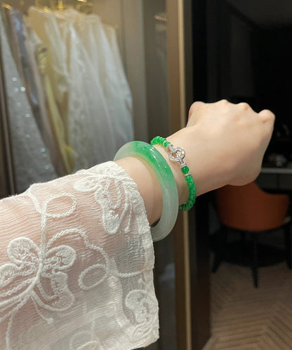 Schlichtes grünes Jadearmband aus Sterlingsilber