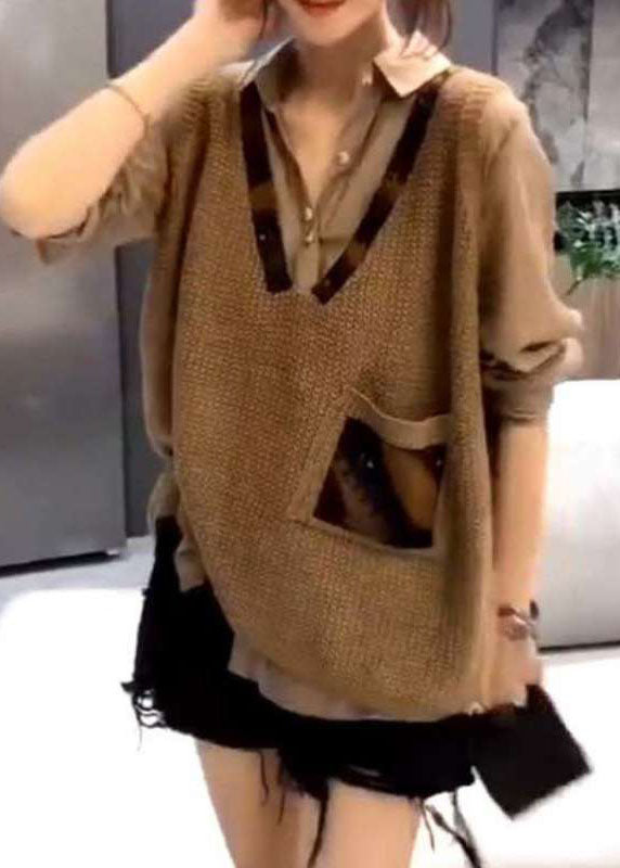 Einfache, lockere Strickweste mit V-Ausschnitt und Taschen in Khaki