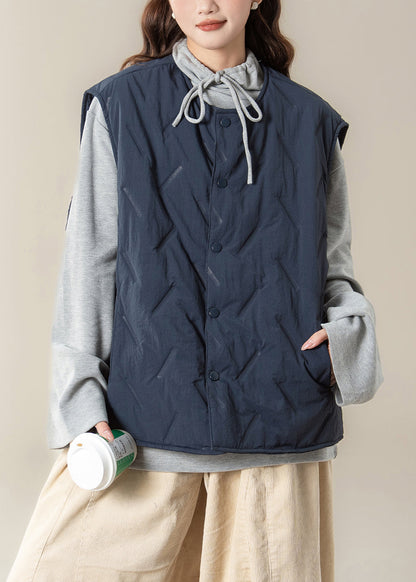 Schlichte, marineblaue, ärmellose Weste mit Knopftaschen und Baumwollfüllung, gefüttert mit Baumwolle, mit Knopfleiste.