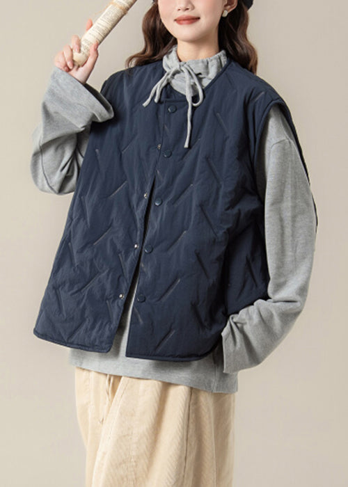 Schlichte, marineblaue, ärmellose Weste mit Knopftaschen und Baumwollfüllung, gefüttert mit Baumwolle, mit Knopfleiste.