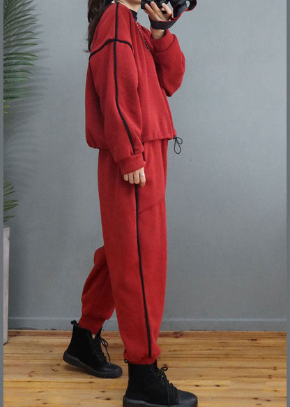 Einfaches rotes, mit feiner Baumwolle gefülltes zweiteiliges Set für den Winter