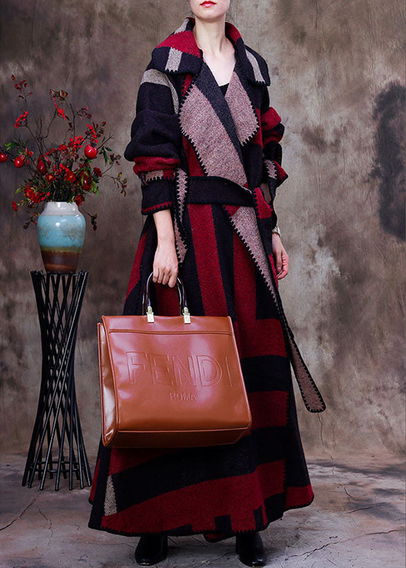 Schlichter roter PeterPan-Kragen, karierter Taillenbund, Winter-Trenchcoat aus Wolle mit langen Ärmeln