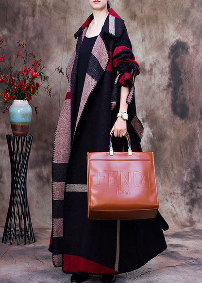 Schlichter roter PeterPan-Kragen, karierter Taillenbund, Winter-Trenchcoat aus Wolle mit langen Ärmeln