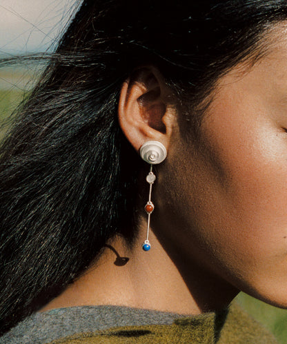 Schlichte weiße Ohrhänger aus Sterlingsilber mit Achat-Muschel