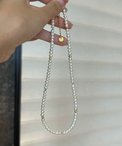 Collar sencillo de acero inoxidable con forma de gota de agua blanca y perlas graduadas doradas