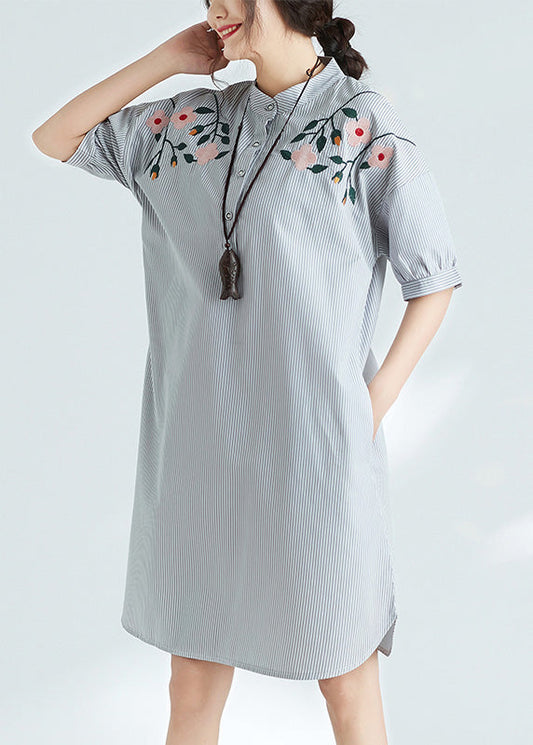 Schlichtes schwarz-weiß gestreiftes Baumwollkleid Feines Nähen Stehkragen Tunika Sommerkleid