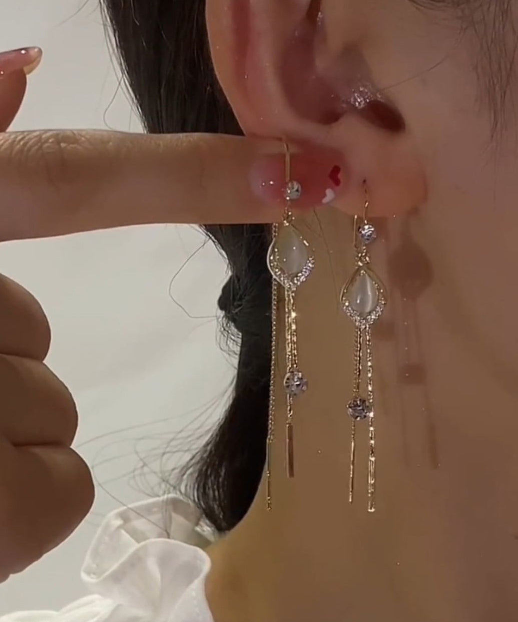 Pendientes colgantes con borlas de piedra de ojo de gato y plata de ley dorada fina