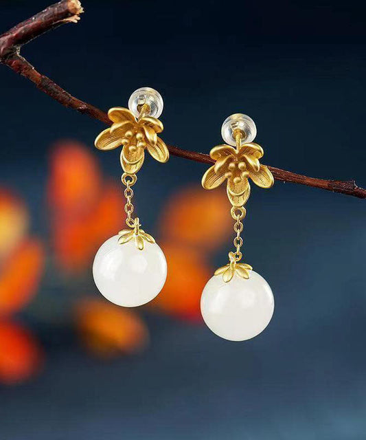 Pendientes colgantes finos de jade floral en oro antiguo blanco