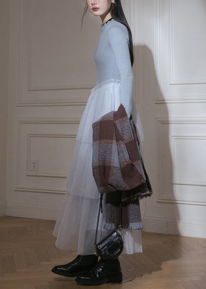 Schmal geschnittene, lange, blaue Rüschenkleider aus Tüll-Patchwork-Strick für den Frühling