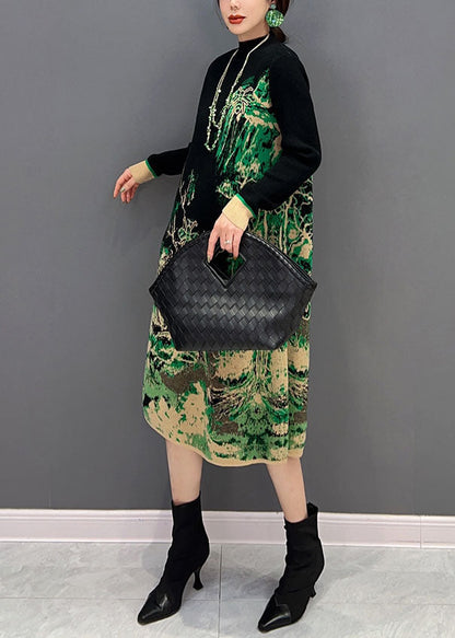Slim Fit Grünes Strickkleid mit Stehkragen und Print für den Winter