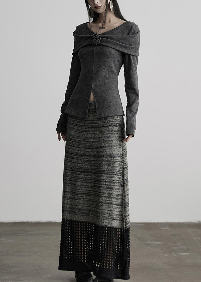 Camisetas de algodón con cuello en V y estampado floral en gris de corte entallado para primavera.