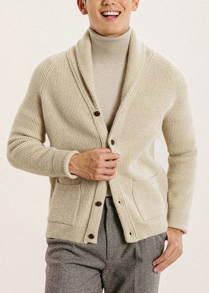 Schmal geschnittene, marineblaue Herren-Strickjacke mit Peter-Pan-Kragen und Knöpfen, Frühling