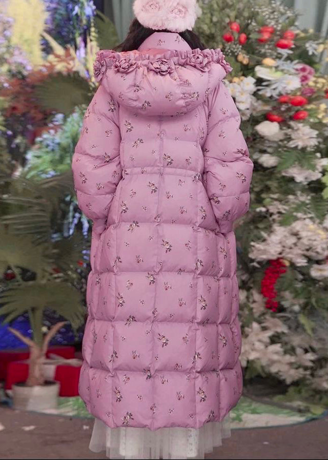 Abrigo largo de invierno de plumón de pato con abertura lateral y estampado de volantes y capucha de color rosa ajustado