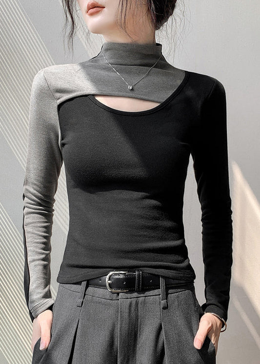 Schmal geschnittenes rotes T-Shirt aus Baumwolle mit hohem Kragen, Patchwork-Details und Lochmuster, Frühlingsform