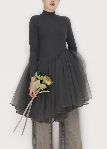 Vestido mini de tul asimétrico gris ahumado de corte entallado con patchwork para invierno