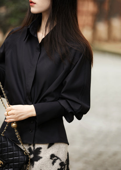 Camisa de algodón blanca de corte entallado con cuello Peter Pan y botones para primavera