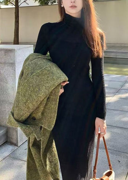 Vestido largo de punto liso con cuello alto blanco y corte entallado para invierno