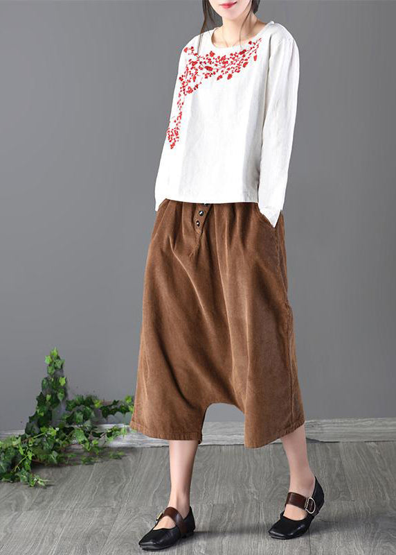 Frühlings-T-Shirt mit Rundhalsausschnitt und Pflaumenblüten-Stickerei