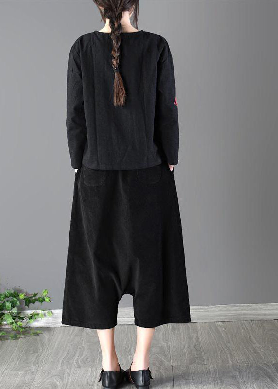 Frühlings-T-Shirt mit Rundhalsausschnitt und Pflaumenblüten-Stickerei