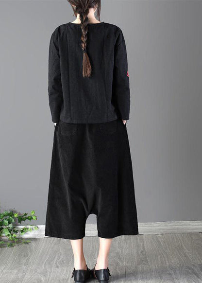 Frühlings-T-Shirt mit Rundhalsausschnitt und Pflaumenblüten-Stickerei