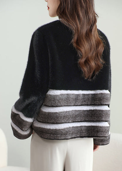 Gestreifter schwarzer Rundhals-Mantel aus Leder und Pelz mit Knopfleiste und Patchwork-Design, Winter