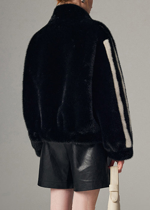 Gestreifter schwarzer Stehkragenmantel mit Reißverschluss aus Nerzhaar für den Winter