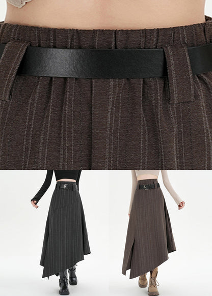 Gestreifter dunkelgrauer asymmetrischer Spandex-Rock mit seitlichem Schlitz