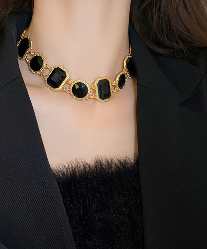 Collar de princesa con cristales geométricos y dorados en plata de ley negra