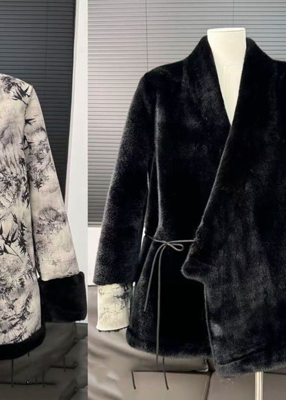 Abrigos de piel y cuero con cuello en V y cintura anudada en negro de estilo patchwork para invierno.