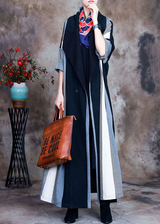 Stilvoller blauer Wintermantel aus Wolle mit Peter-Pan-Kragen und Streifen