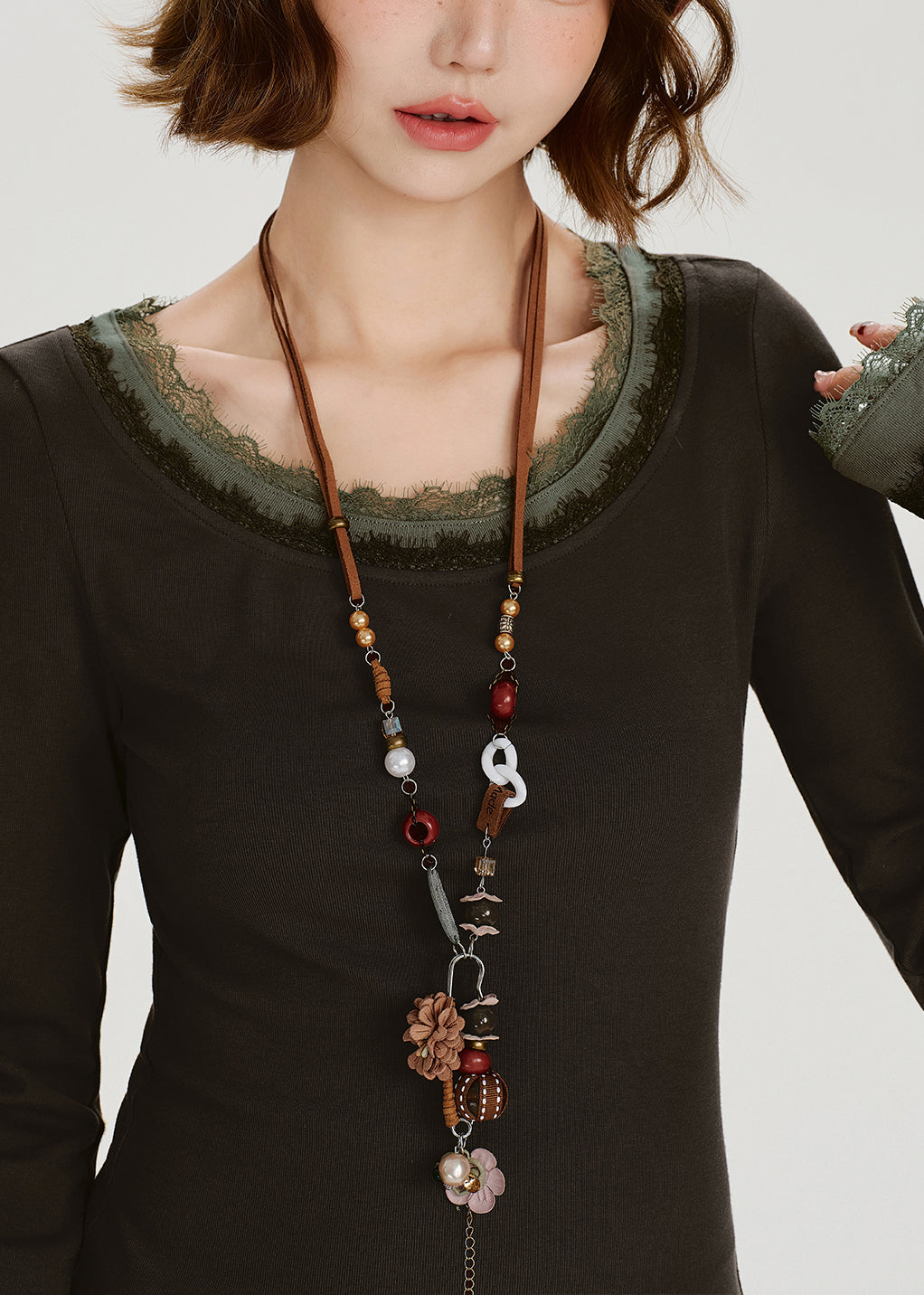 Stilvolles braunes Patchwork-Oberteil aus Baumwolle mit Rundhalsausschnitt, zweiteilig, im Stil eines Zweiteilers, Frühling