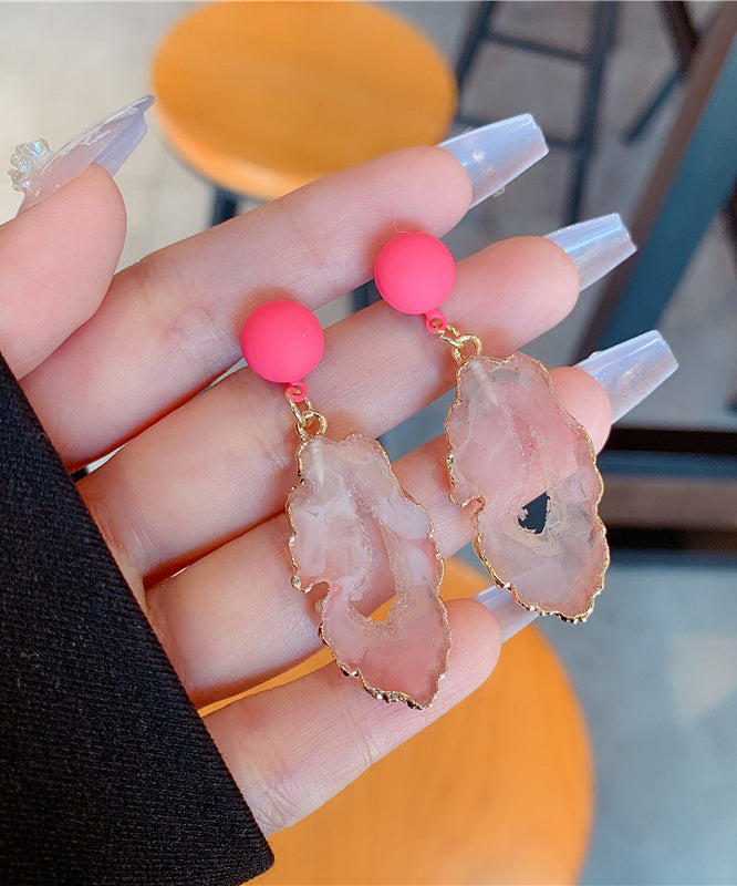 Pendientes colgantes con diseño asimétrico de resina y aleación roja de color degradado