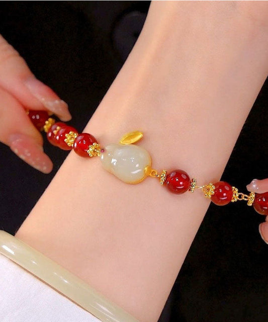 Stil Rotes Jade-Hase-Perlen-Charm-Armband