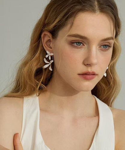 Ohrstecker im Orchideen-Design aus Seide, Kupfer, vergoldetem Emaille-Tropfenglasur