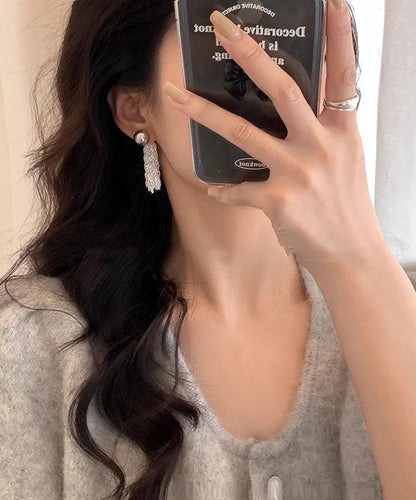 Stil: Weiße Quasten-Ohrringe aus Kupferlegierung