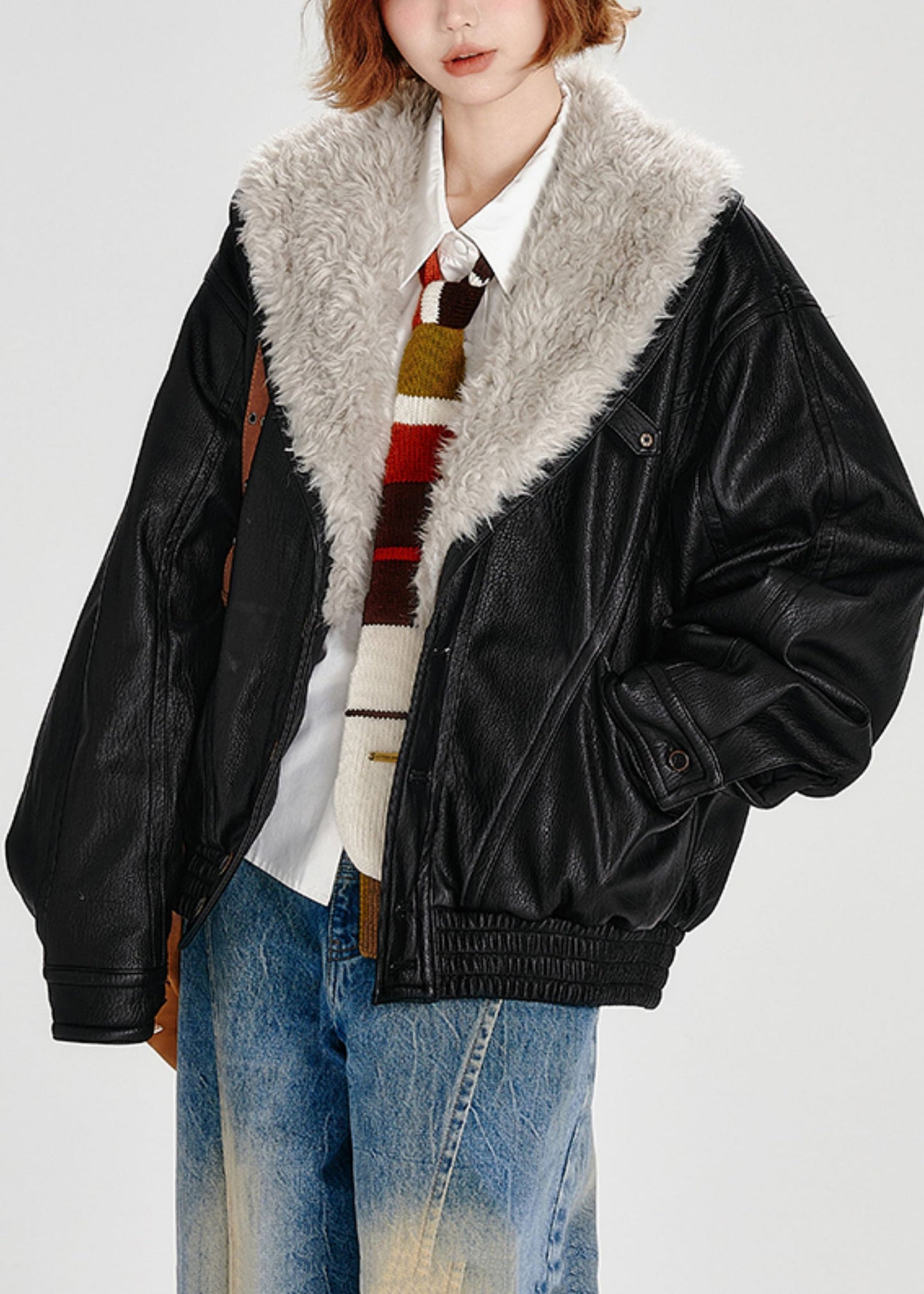 Abrigos de invierno de piel sintética con cuello de piel sintética negra y relleno de algodón fino.