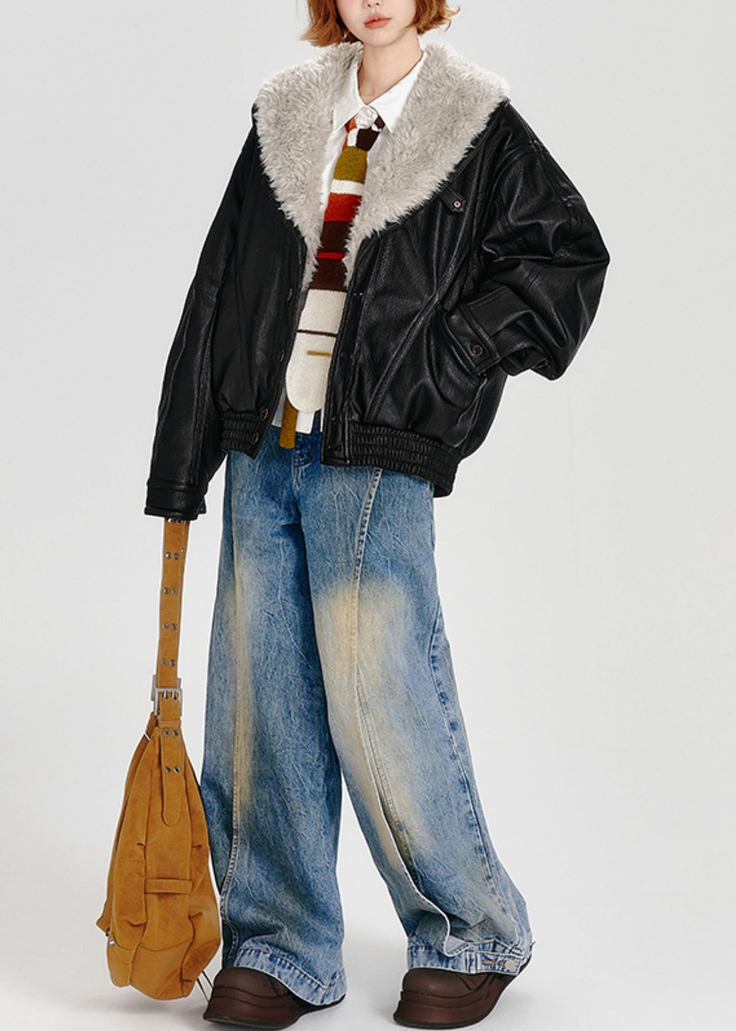 Abrigos de invierno de piel sintética con cuello de piel sintética negra y relleno de algodón fino.